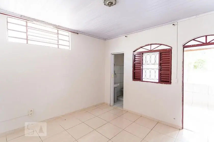 Foto 4 de Casa com 2 Quartos para alugar, 180m² em Boa Vista, Belo Horizonte