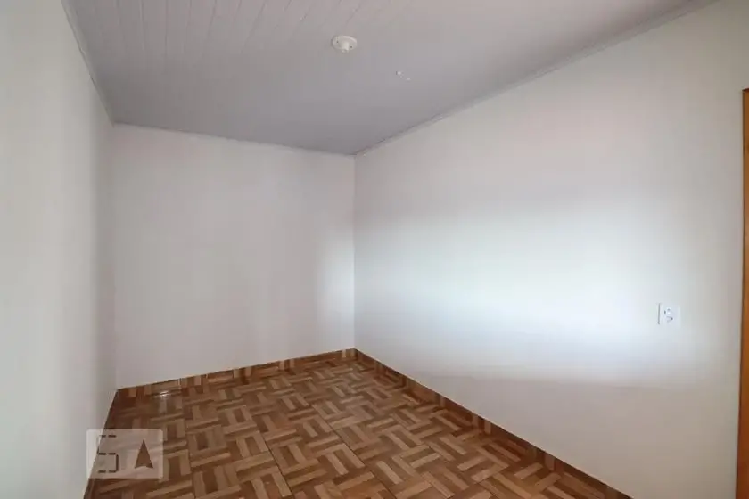 Foto 4 de Casa com 2 Quartos para alugar, 50m² em Jardim Guanabara II, Goiânia