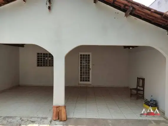 Foto 1 de Casa com 2 Quartos para alugar, 78m² em Jardim Renascer, Cuiabá