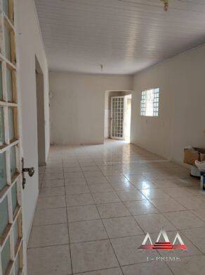 Foto 3 de Casa com 2 Quartos para alugar, 78m² em Jardim Renascer, Cuiabá
