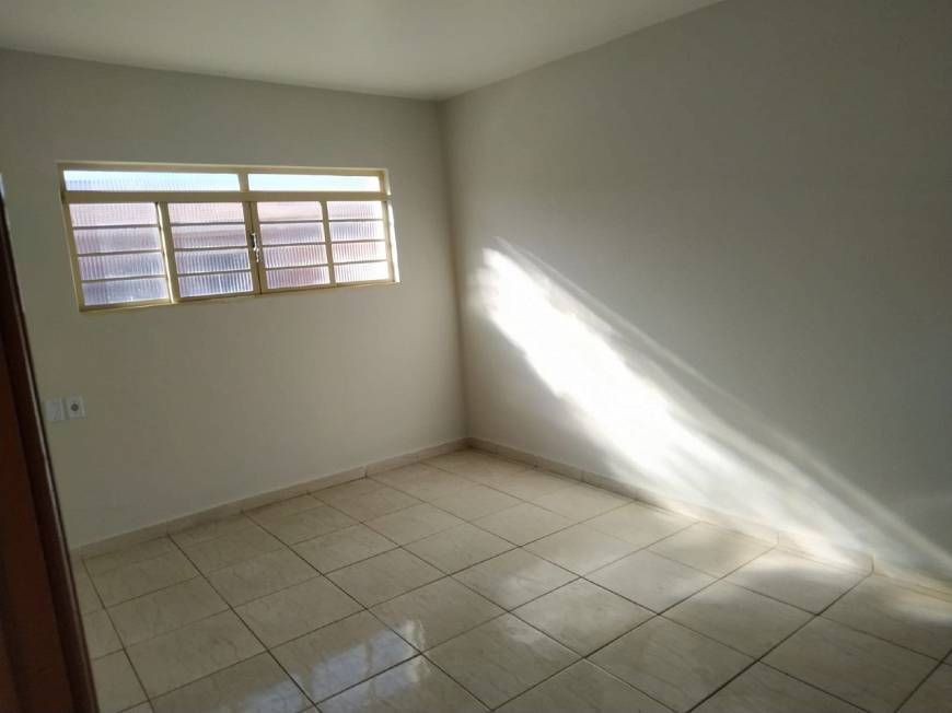 Foto 3 de Casa com 2 Quartos para alugar, 112m² em Jardim Sao Cristovao I, Rio das Pedras