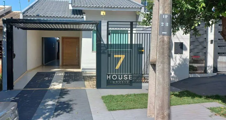 Foto 1 de Casa com 2 Quartos à venda, 96m² em Jardim Tóquio, Maringá