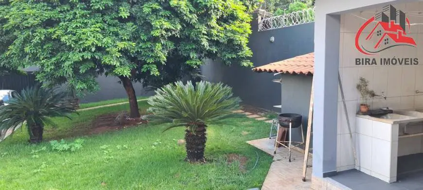 Foto 1 de Casa com 2 Quartos para alugar, 360m² em Parque das Americas, Uberaba