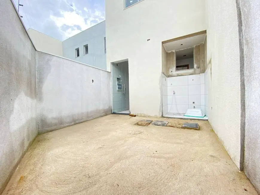 Foto 1 de Casa com 2 Quartos à venda, 55m² em Rio Branco, Belo Horizonte