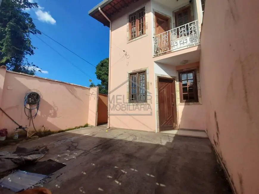 Foto 3 de Casa com 2 Quartos à venda, 100m² em Santa Amélia, Belo Horizonte