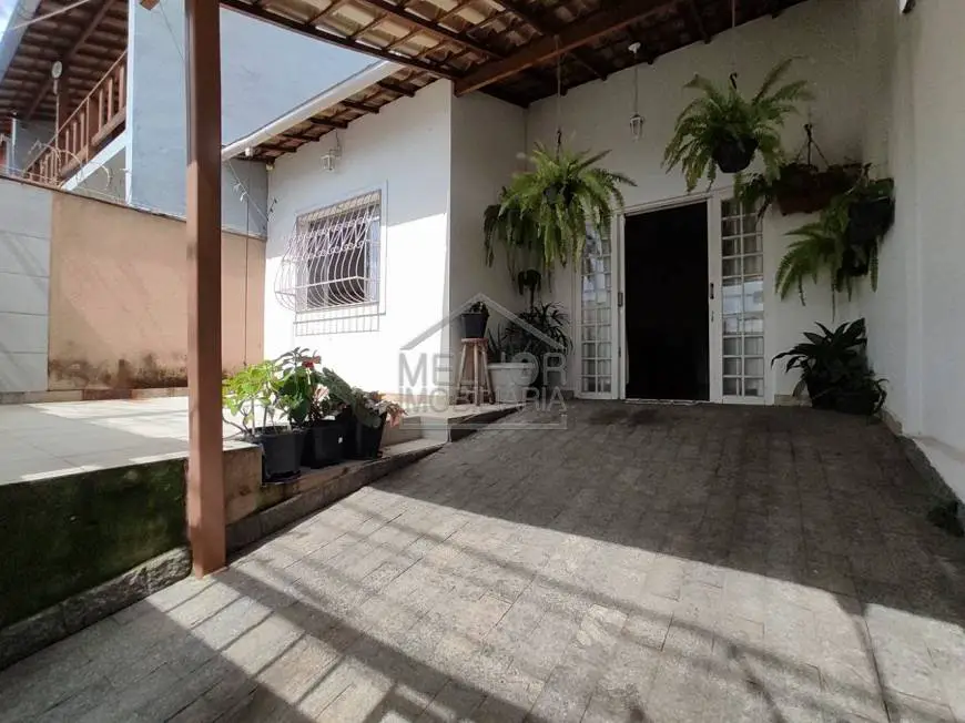 Foto 1 de Casa com 2 Quartos à venda, 55m² em Santa Amélia, Belo Horizonte