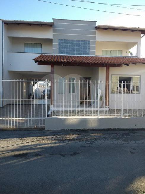 Foto 2 de Casa com 2 Quartos à venda, 217m² em Santa Terezinha, Brusque