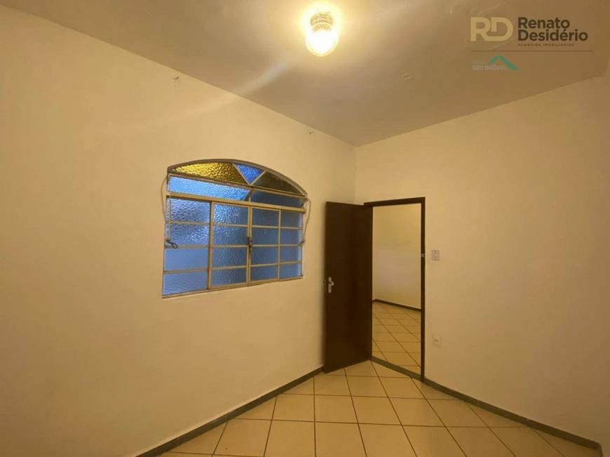 Foto 3 de Casa com 2 Quartos para alugar, 130m² em Saudade, Belo Horizonte