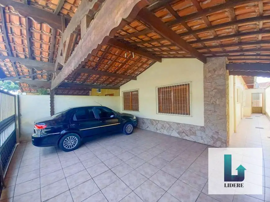 Foto 1 de Casa com 2 Quartos à venda, 93m² em Vila Guilhermina, Praia Grande
