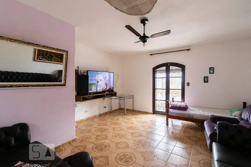 Foto 1 de Casa com 2 Quartos para alugar, 80m² em Vila Guilhermina, São Paulo