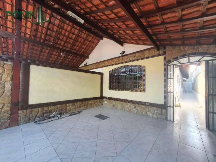 Foto 1 de Casa com 2 Quartos para alugar, 127m² em Vila Tupi, Praia Grande