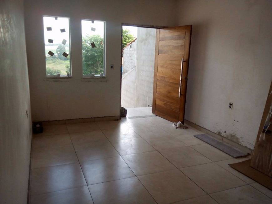 Foto 1 de Casa com 2 Quartos à venda, 70m² em Vitoria Vale, Caçapava