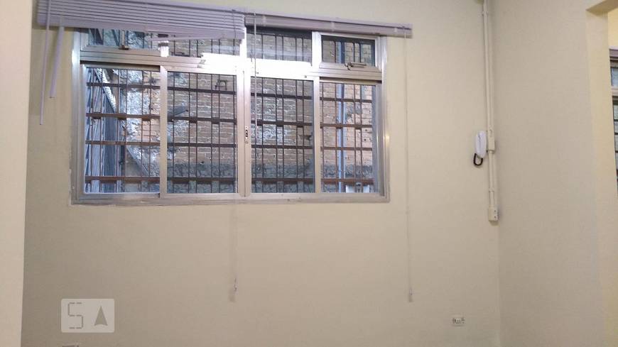 Foto 3 de Casa com 3 Quartos para alugar, 120m² em Bom Retiro, São Paulo