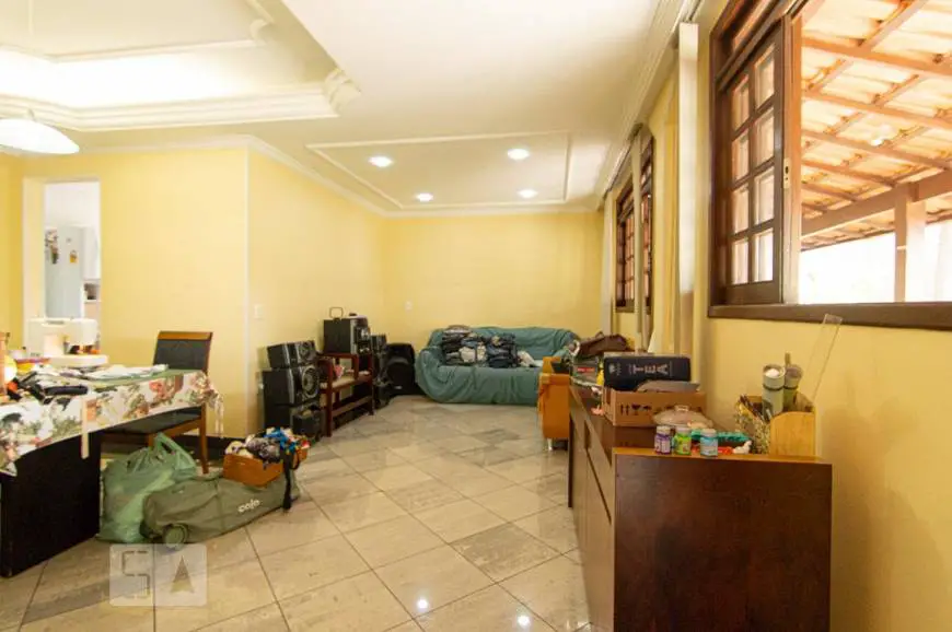 Foto 1 de Casa com 3 Quartos para alugar, 417m² em Castelo, Belo Horizonte