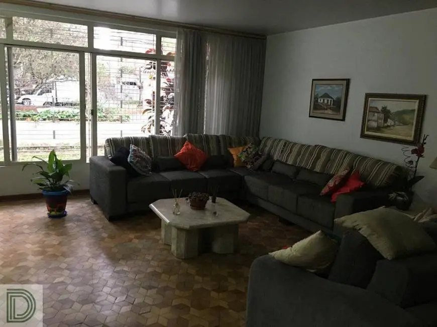 Foto 1 de Casa com 3 Quartos à venda, 247m² em Caxingui, São Paulo