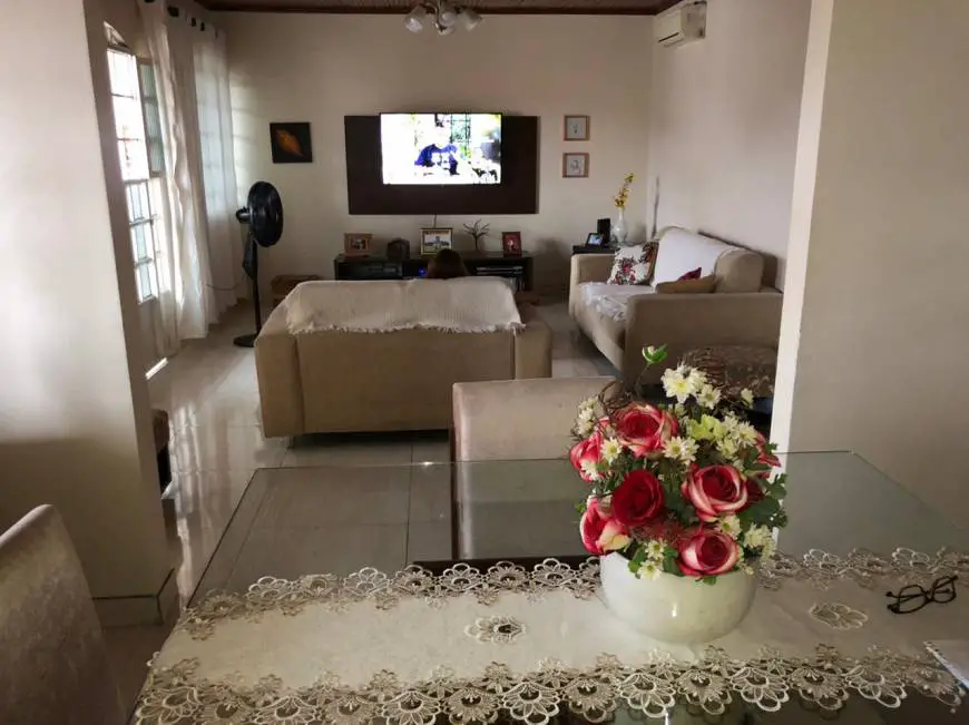 Foto 3 de Casa com 3 Quartos à venda, 200m² em Dom Pedro I, Manaus