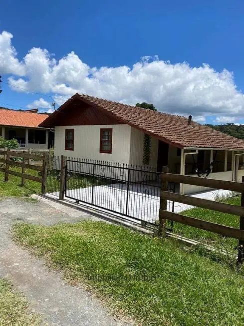 Foto 1 de Casa com 3 Quartos à venda, 200m² em Esquina, Urubici