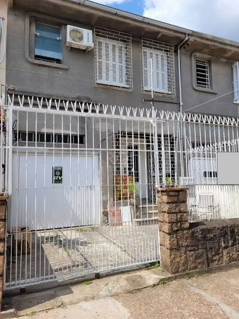 Foto 1 de Casa com 3 Quartos para alugar, 120m² em Floresta, Porto Alegre