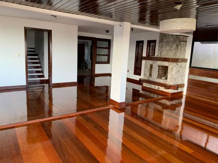 Foto 2 de Casa com 3 Quartos para alugar, 180m² em Glória, Macaé