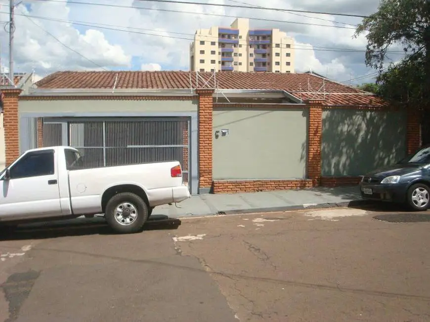 Foto 1 de Casa com 3 Quartos para alugar, 240m² em Jardim Santa Paula, São Carlos
