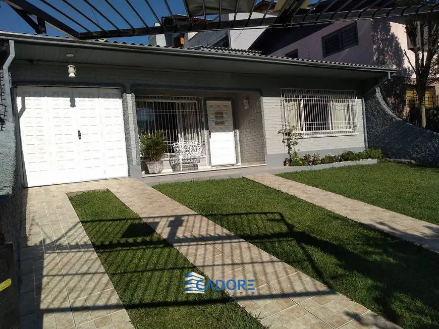 Foto 1 de Casa com 3 Quartos à venda, 100m² em Medianeira, Caxias do Sul