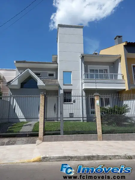 Foto 1 de Casa com 3 Quartos à venda, 250m² em Parque da Matriz, Cachoeirinha
