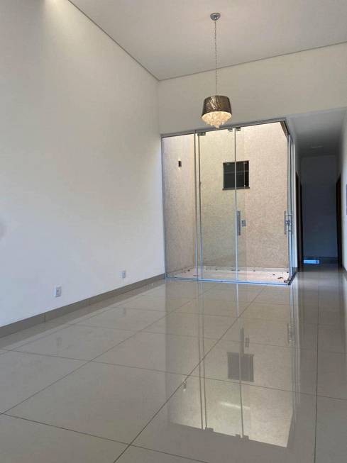 Foto 4 de Casa com 3 Quartos à venda, 127m² em Parque Residencial Rita Vieira, Campo Grande