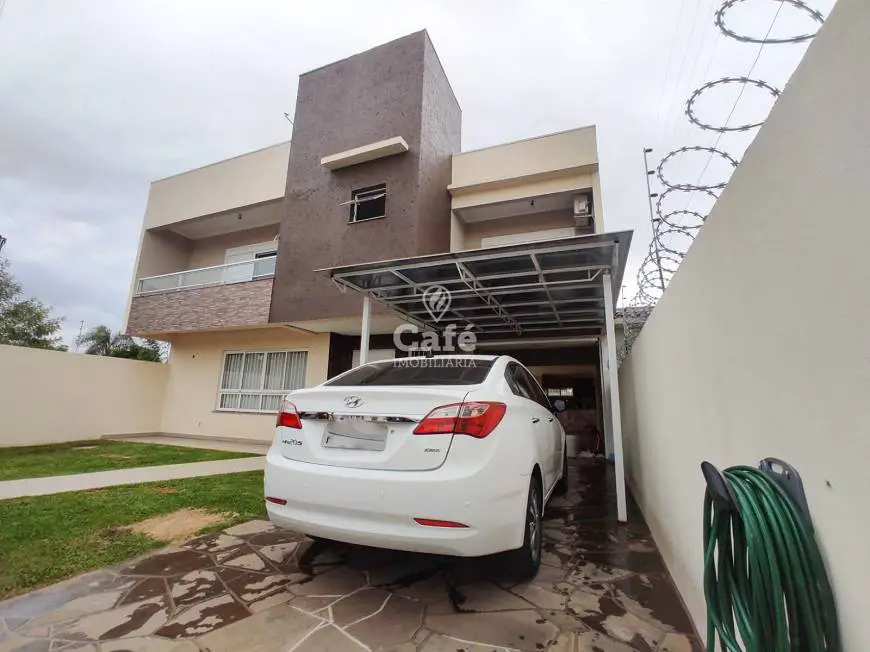 Foto 2 de Casa com 3 Quartos à venda, 224m² em Pinheiro Machado, Santa Maria