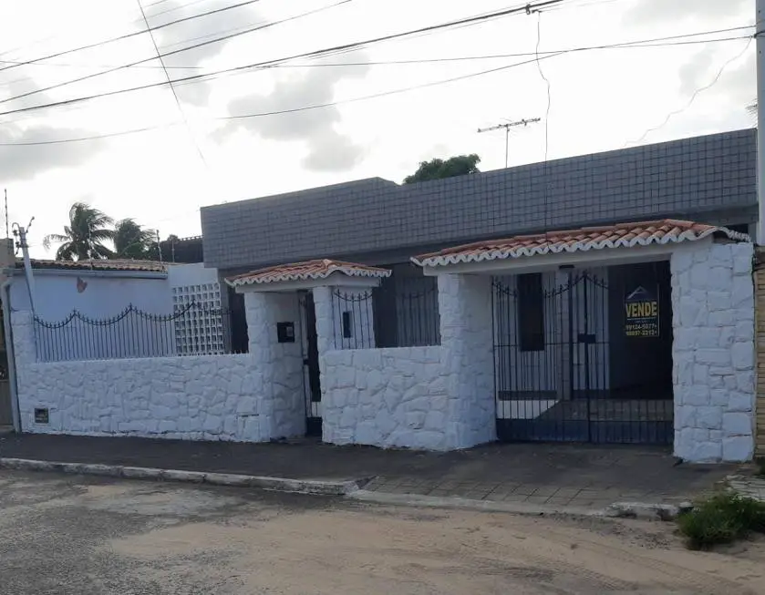 Foto 1 de Casa com 3 Quartos à venda, 150m² em Pitimbu, Natal