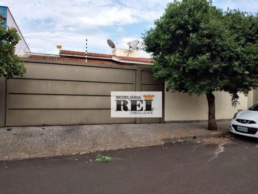 Foto 1 de Casa com 3 Quartos para alugar, 200m² em Residencial Canaa, Rio Verde