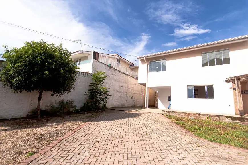 Foto 1 de Casa com 4 Quartos para alugar, 170m² em Bacacheri, Curitiba