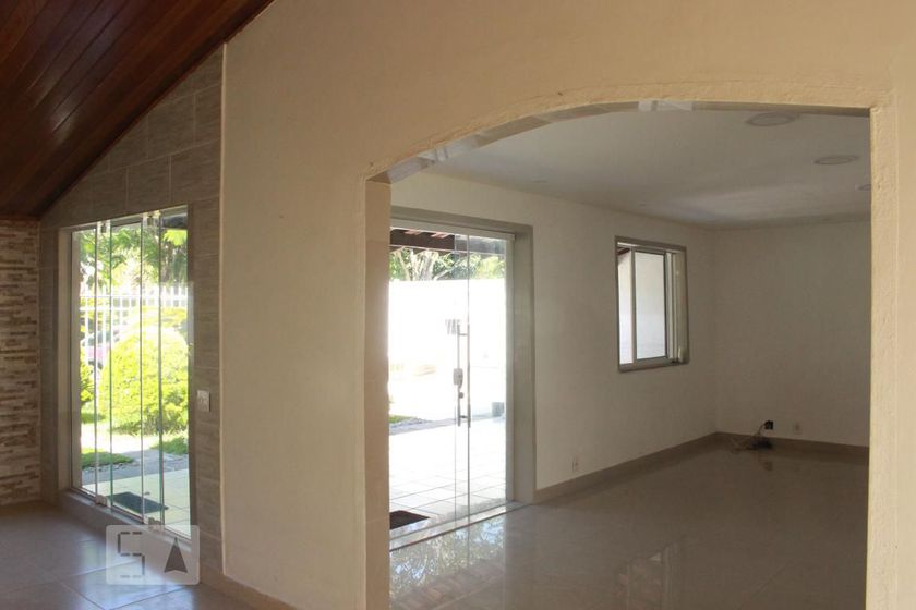 Foto 5 de Casa com 4 Quartos para alugar, 350m² em Barra da Tijuca, Rio de Janeiro