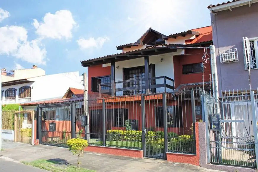 Foto 1 de Casa com 4 Quartos à venda, 300m² em Cel. Aparício Borges, Porto Alegre