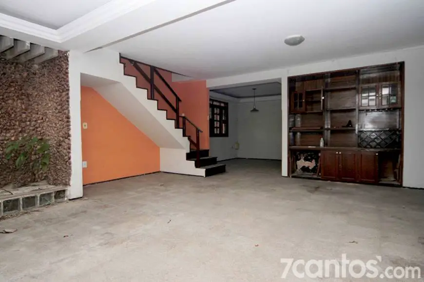 Foto 2 de Casa com 4 Quartos para alugar, 340m² em Engenheiro Luciano Cavalcante, Fortaleza