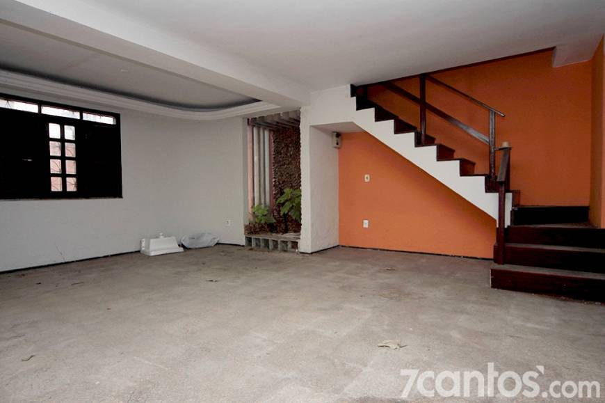 Foto 3 de Casa com 4 Quartos para alugar, 340m² em Engenheiro Luciano Cavalcante, Fortaleza