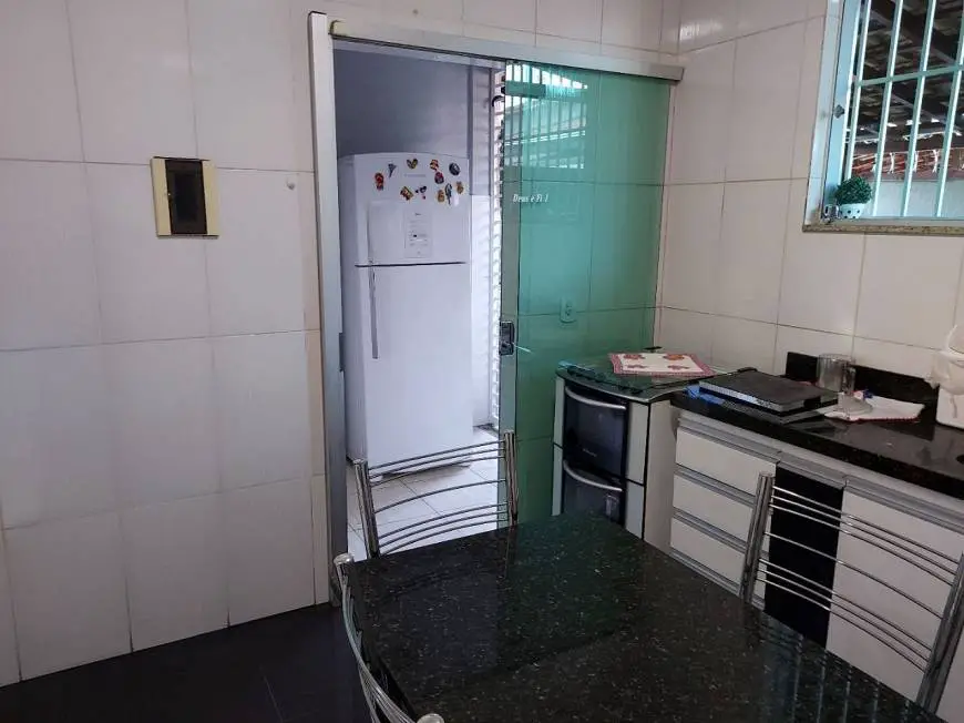 Foto 5 de Casa com 4 Quartos à venda, 180m² em Heliópolis, Belo Horizonte
