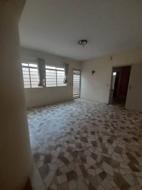Foto 3 de Casa com 4 Quartos para alugar, 212m² em Jardim Brasil, Bauru