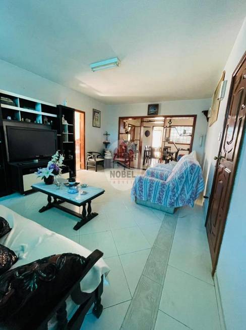 Foto 1 de Casa com 4 Quartos para alugar, 400m² em Jardim Cruzeiro, Feira de Santana
