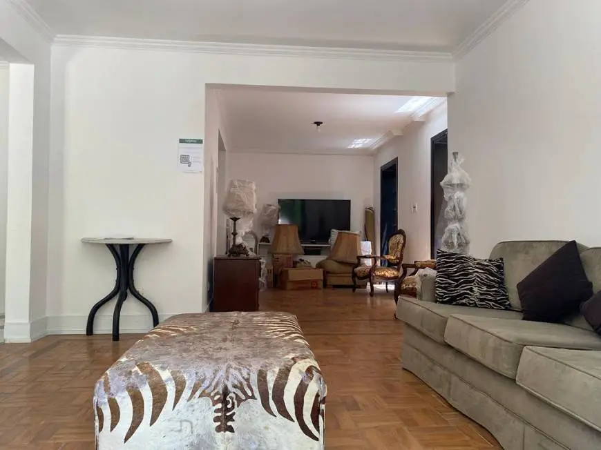Foto 1 de Casa com 4 Quartos para venda ou aluguel, 420m² em Jardim Europa, São Paulo