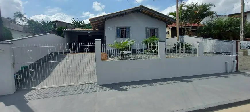 Foto 1 de Casa com 4 Quartos à venda, 94m² em Jarivatuba, Joinville