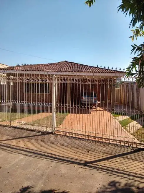 Foto 1 de Casa com 4 Quartos à venda, 240m² em Parque Industrial de Goiânia, Goiânia