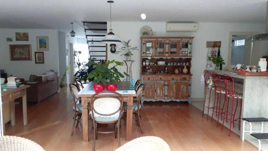 Foto 3 de Casa com 4 Quartos à venda, 304m² em Santa Mônica, Florianópolis