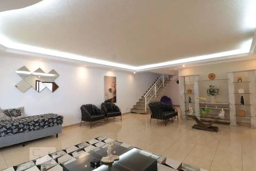 Foto 1 de Casa com 4 Quartos para alugar, 400m² em Vila Carrão, São Paulo