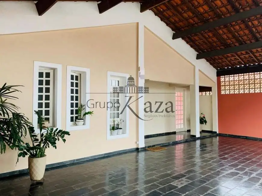 Foto 1 de Casa com 4 Quartos à venda, 190m² em Vila Industrial, São José dos Campos