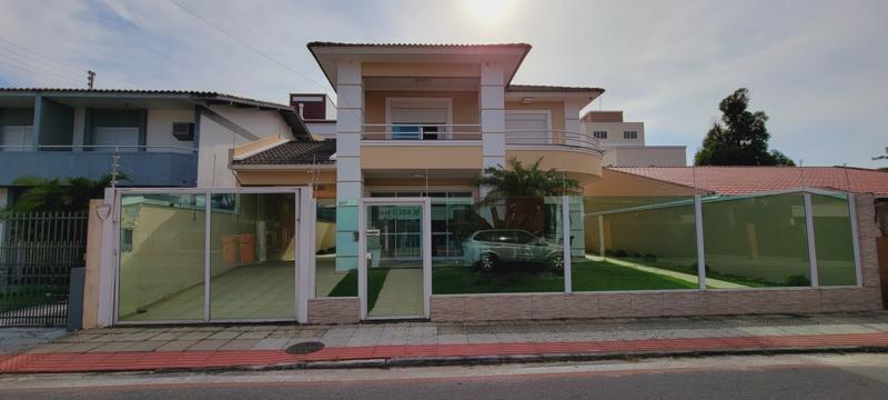 Foto 1 de Casa com 5 Quartos à venda, 380m² em Canasvieiras, Florianópolis
