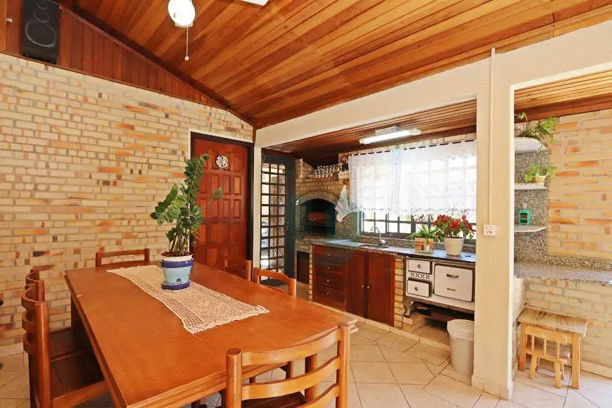 Foto 1 de Casa com 5 Quartos à venda, 406m² em Jardim das Américas, Curitiba