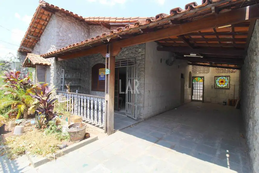 Foto 1 de Casa com 5 Quartos à venda, 259m² em Santa Tereza, Belo Horizonte