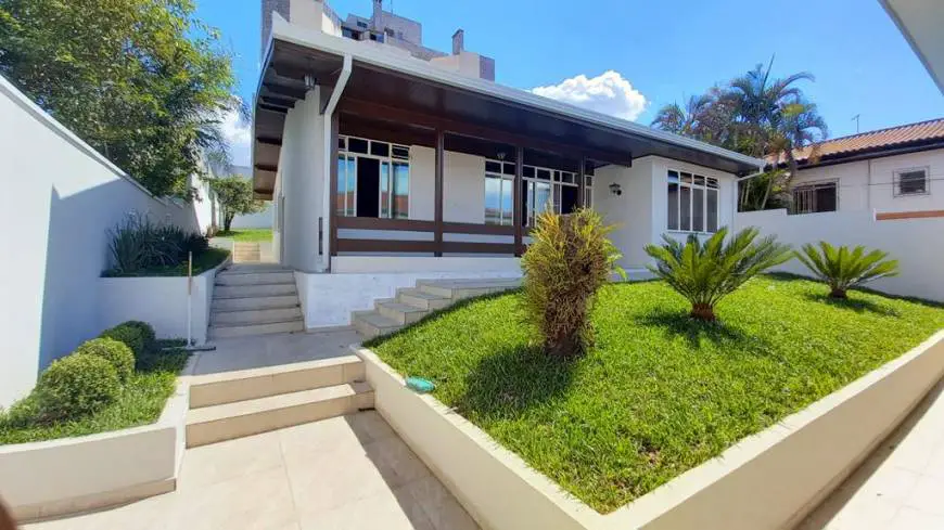 Foto 1 de Casa com 7 Quartos à venda, 450m² em Ahú, Curitiba