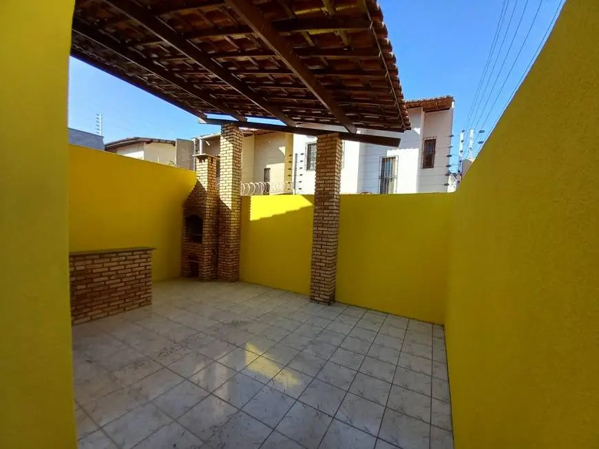 Foto 1 de Casa de Condomínio com 3 Quartos para alugar, 200m² em Maraponga, Fortaleza