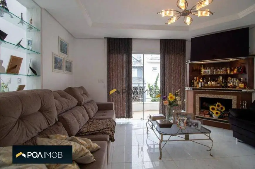 Foto 2 de Casa de Condomínio com 3 Quartos para alugar, 240m² em Sarandi, Porto Alegre